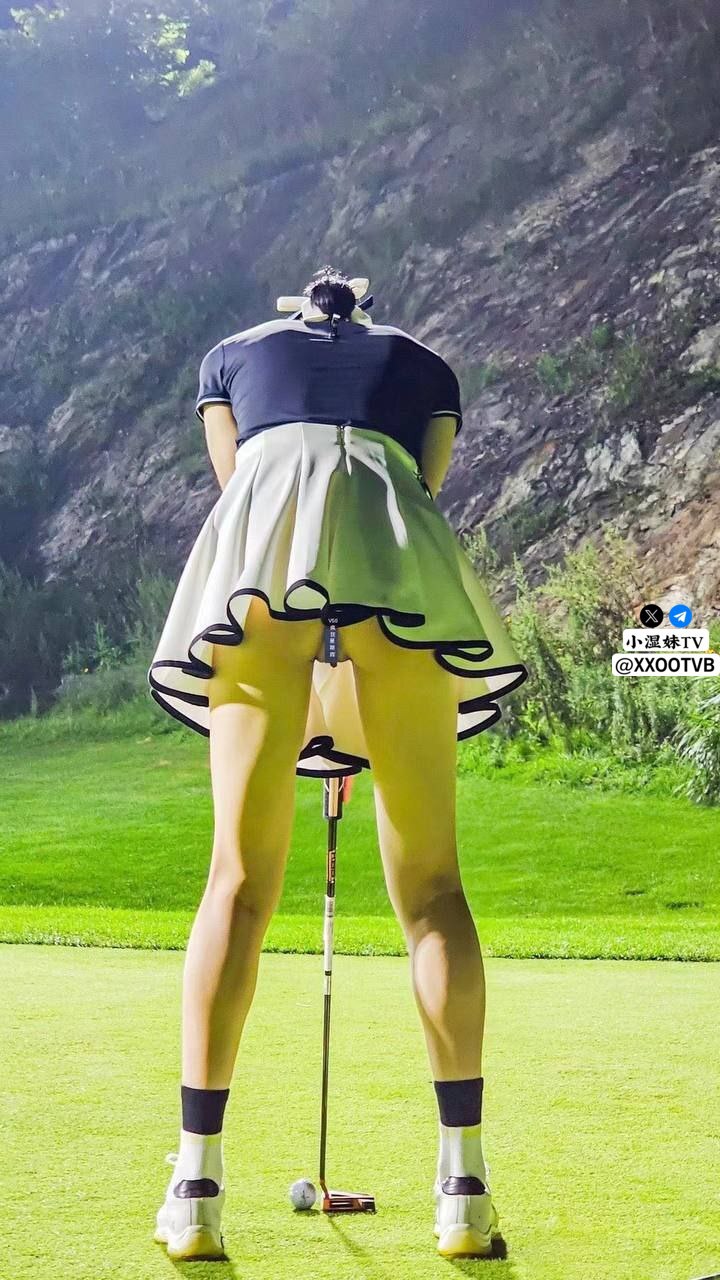 国产AV 果冻传媒 JK制服 JK女约拍私房照 被摄影师和朋友用媚药玩弄 王亦舒